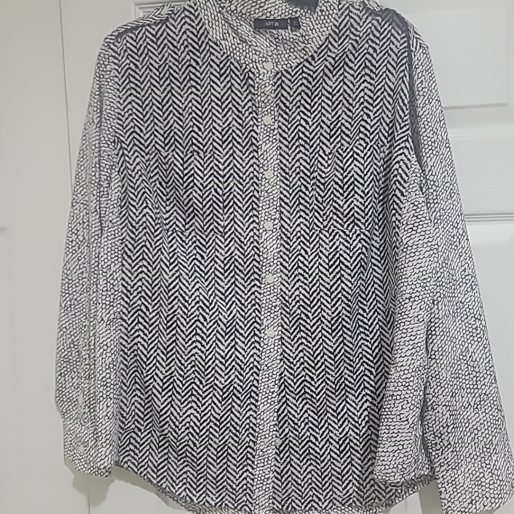 Apt. 9 geometric print long sleeve blouse sz XL